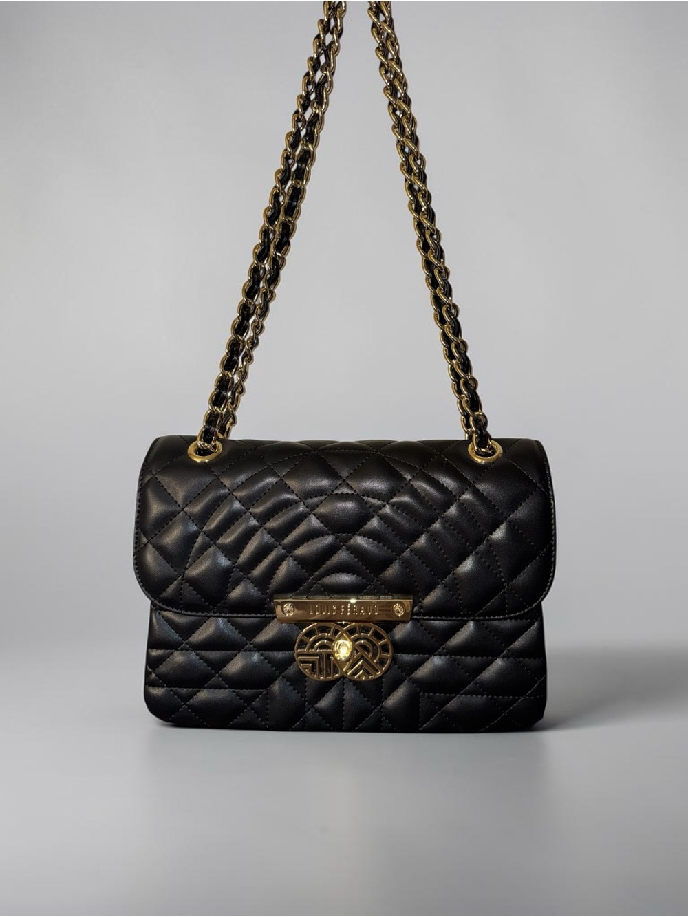VINTAGE Louis Féraud Paris Quilted Leather Chain Bag